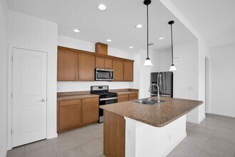 512 Landshark Blvd in Daytona Beach, FL - Building Photo - Building Photo