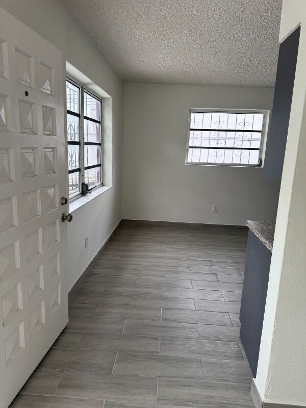 1820 NW 34th St-Unit -1 in Miami, FL - Building Photo - Building Photo