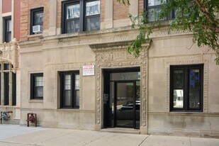 511 W Belmont Ave in Chicago, IL - Building Photo