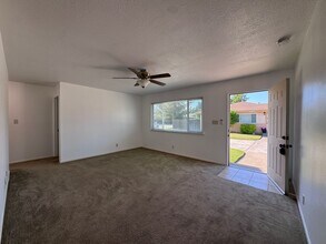 3521 Grant Park Dr in Carmichael, CA - Building Photo - Building Photo