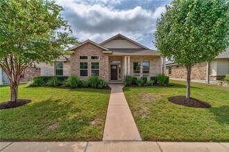 905 Walnut Canyon Blvd in Pflugerville, TX - Building Photo - Building Photo
