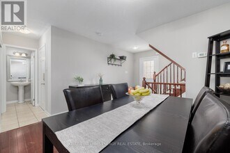 926 Burrows Gate in Milton, ON - Building Photo - Building Photo