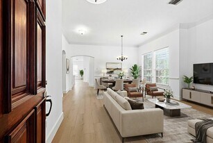 7835 Stone Oak Ct in Houston, TX - Building Photo