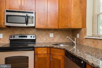 2034 Tasker St in Philadelphia, PA - Building Photo - Building Photo