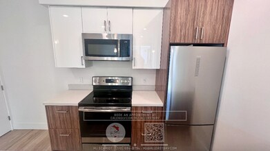 3253 Ettie St, Unit 4 in Oakland, CA - Building Photo - Building Photo