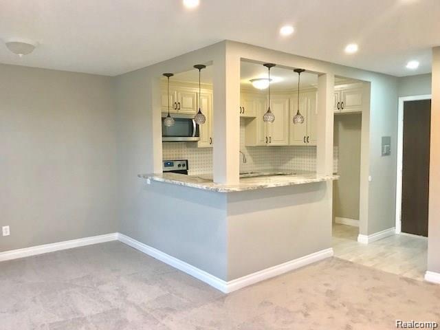 32013 W 12 Mile Rd in Farmington Hills, MI - Building Photo - Building Photo