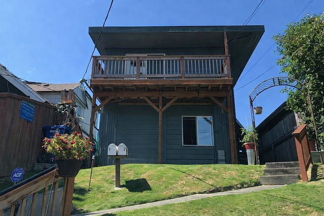 4159 38th Ave S, Unit 2 in Seattle, WA - Building Photo