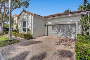 1529 Shoreline Way in Hollywood, FL - Building Photo