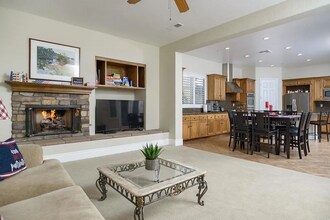 13153 Wildflower Way in Valley Center, CA - Foto de edificio - Building Photo
