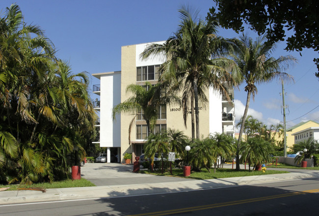 Atlantic Towers in North Miami Beach, FL - Building Photo - Building Photo