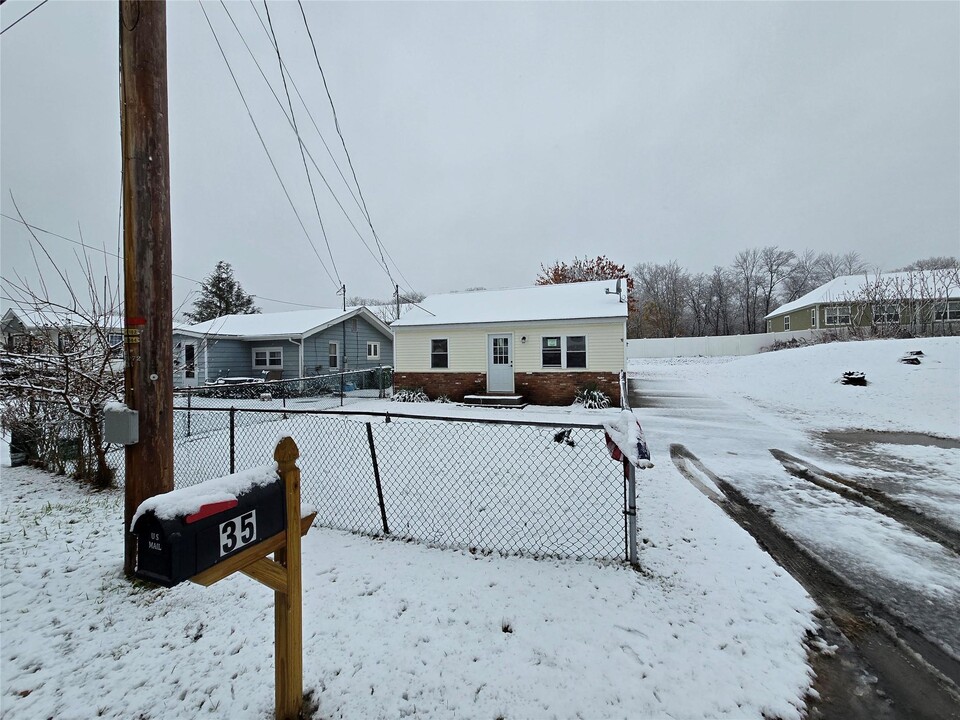 35 Anthony St in Middletown, NY - Building Photo