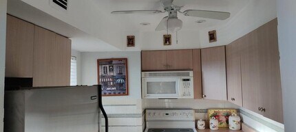 715 Lori Dr in Palm Springs, FL - Building Photo - Building Photo