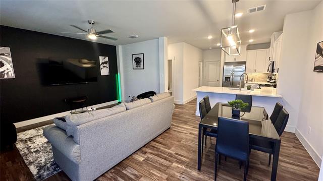 1426 Birds Fort Trail in Arlington, TX - Building Photo - Building Photo