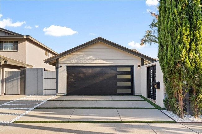 property at 553 Sturgeon Dr