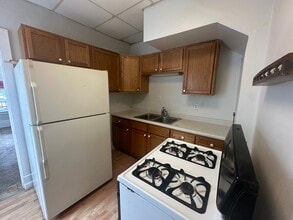 317 Highland Ave, Unit Lower in Beloit, WI - Building Photo - Building Photo