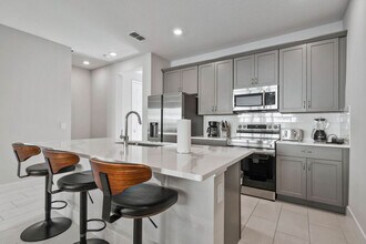 7913 Putting Grn Wy in Kissimmee, FL - Building Photo - Building Photo