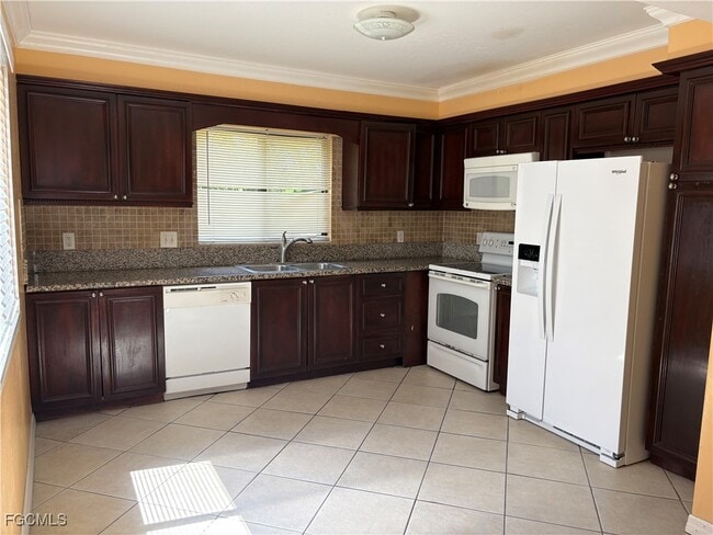 7737 Tamara Lee Ct in Ft. Myers, FL - Building Photo - Building Photo