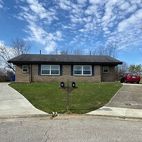 18 White Cir in Winchester, KY - Building Photo