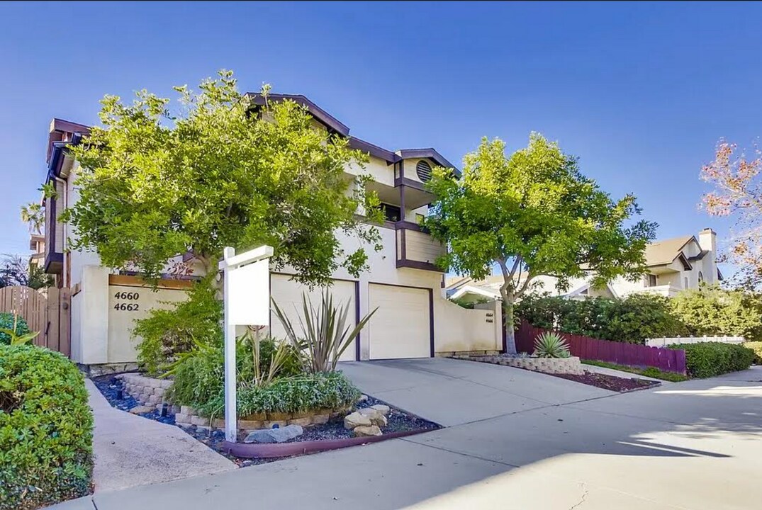 4662 Edgeware Rd in San Diego, CA - Building Photo