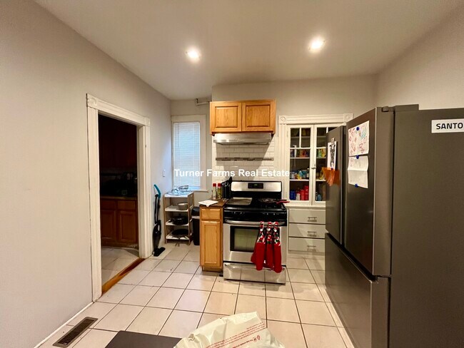 14 Batchelder St, Unit 1 in Boston, MA - Building Photo - Building Photo