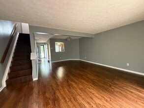9328 Hunters Creek Dr, Unit 9328 in Blue Ash, OH - Building Photo - Building Photo