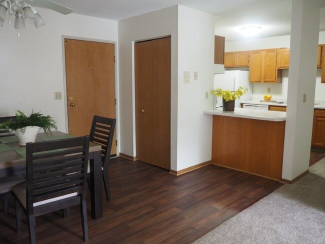 Pleasant Ridge Apartments in Red Wing, MN - Foto de edificio - Building Photo