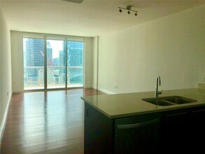 55 SE 6th St, Unit 3204 in Miami, FL - Building Photo - Building Photo