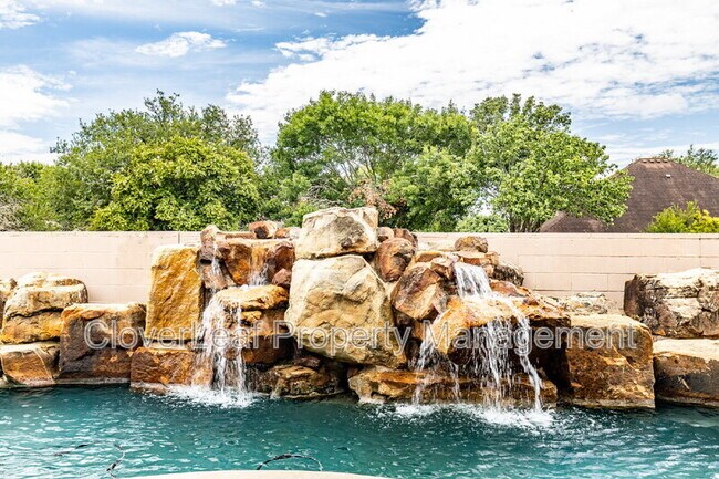 2226 Windsor Pl in New Braunfels, TX - Building Photo - Building Photo