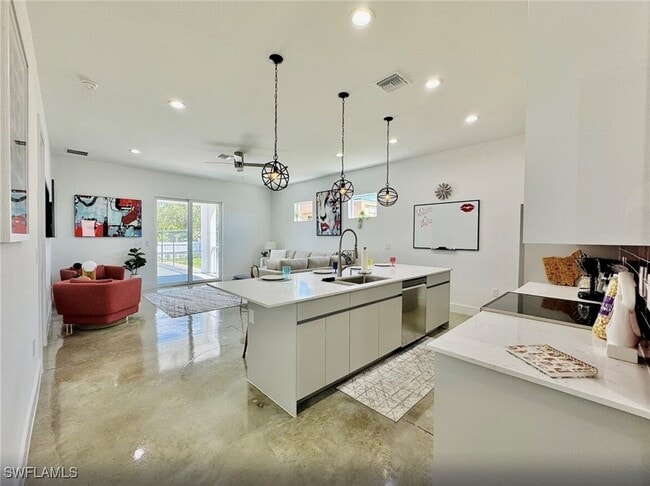 property at 2479 Shadowlawn Dr