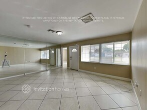 7041 SW 27th St in Miramar, FL - Building Photo - Building Photo