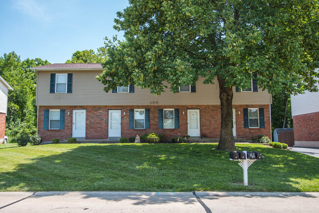 Park Charles Townhomes in St. Peters, MO - Foto de edificio - Building Photo