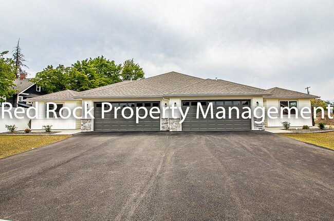 16917 E Knox Ln in Spokane Valley, WA - Building Photo - Building Photo