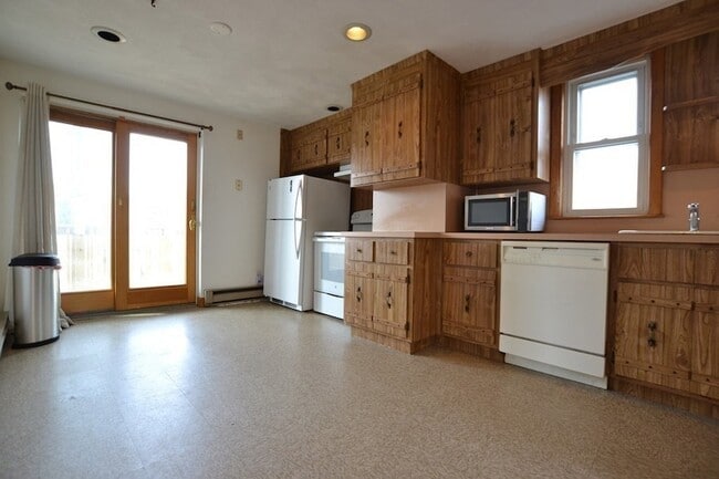 232 Bennington St in Boston, MA - Building Photo - Building Photo