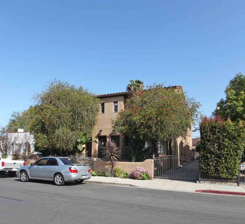 6433 La Mirada Ave in Los Angeles, CA - Building Photo