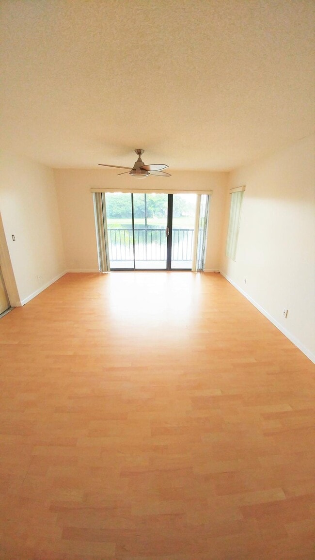 1001 Green Pine Blvd in West Palm Beach, FL - Building Photo - Building Photo