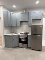 238-01 Braddock Ave in Queens, NY - Building Photo