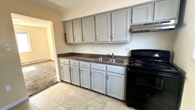 9106 S Halsted St in Chicago, IL - Building Photo - Building Photo