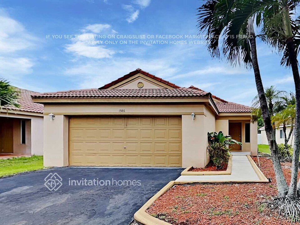 1586 Mira Vista Cir in Weston, FL - Building Photo