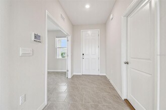 3827 Sunny Spring Street in Plant City, FL - Building Photo - Building Photo