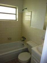 2121 Taylor St in Hollywood, FL - Building Photo - Other