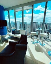 888 Biscayne Blvd, Unit 07 in Miami, FL - Building Photo - Building Photo