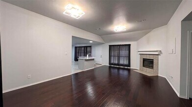 1521 Brookleaf Dr in Arlington, TX - Building Photo - Building Photo