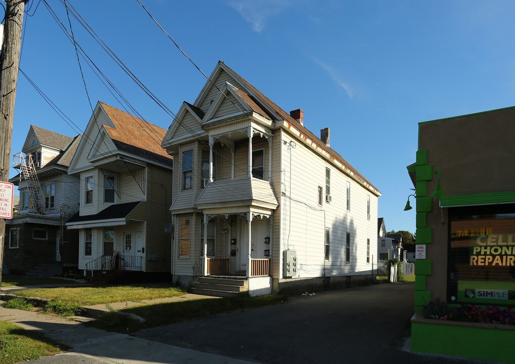 1005 State St in Schenectady, NY - Building Photo