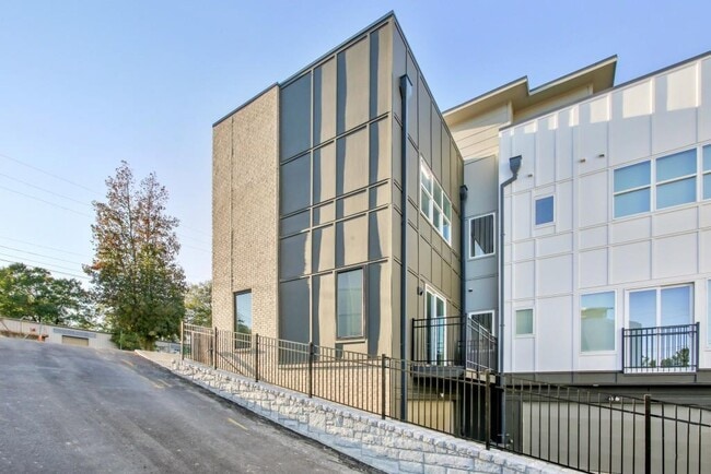 property at 2194 Bristol Cv