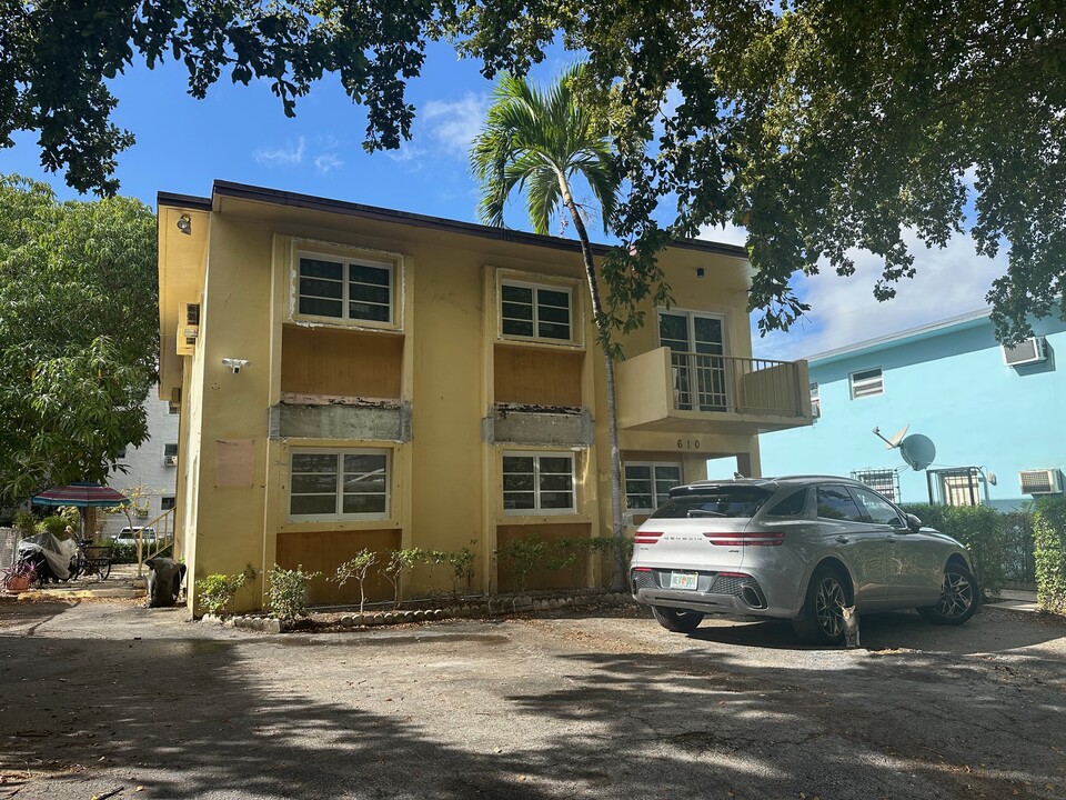 610 SW 6th Ave, Unit 1 in Miami, FL - Building Photo