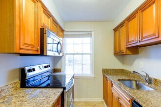 2103 Suitland Terrace SE in Washington, DC - Building Photo - Building Photo