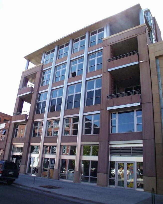 Titanium Condominiums in Denver, CO - Building Photo - Building Photo