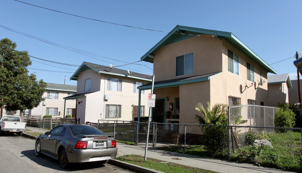 444-464 Cerritos Ave in Long Beach, CA - Building Photo