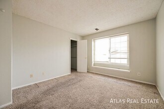 862 S Uravan Ct in Aurora, CO - Building Photo - Building Photo