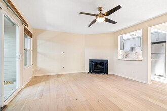 15938 Quarry Rd in Lake Oswego, OR - Building Photo - Building Photo